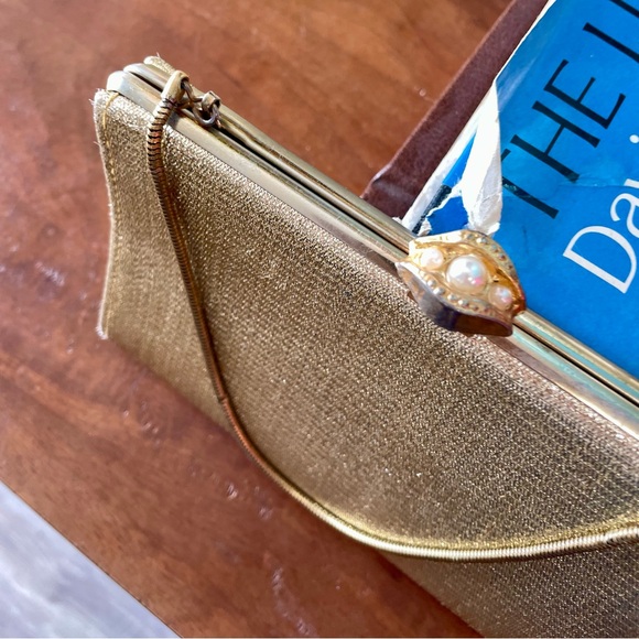 SOLD Vintage 1950s Lamè Fabric Clutch Bag Gold Tone Frame + Faux Pearl Shell - Picture 5 of 14